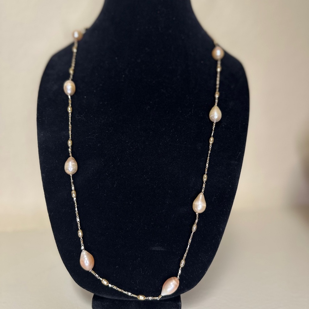 Elegant Gold Pearl Necklace